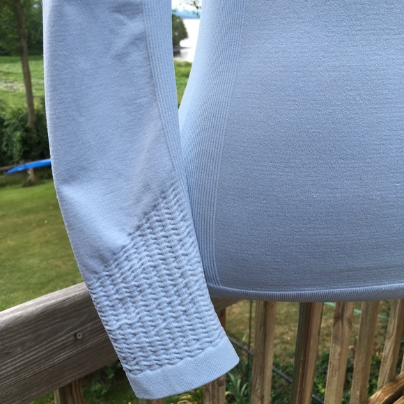 Winter Top ❄️ - Picture 3 of 12